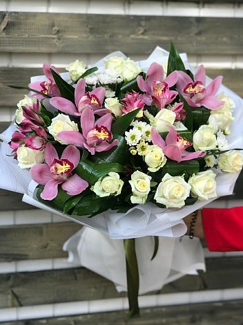 Букет цветов из: Розы и Хризантемы в Плавске