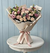 Букет цветов из:  Розы и Лизиантусы в Плавске