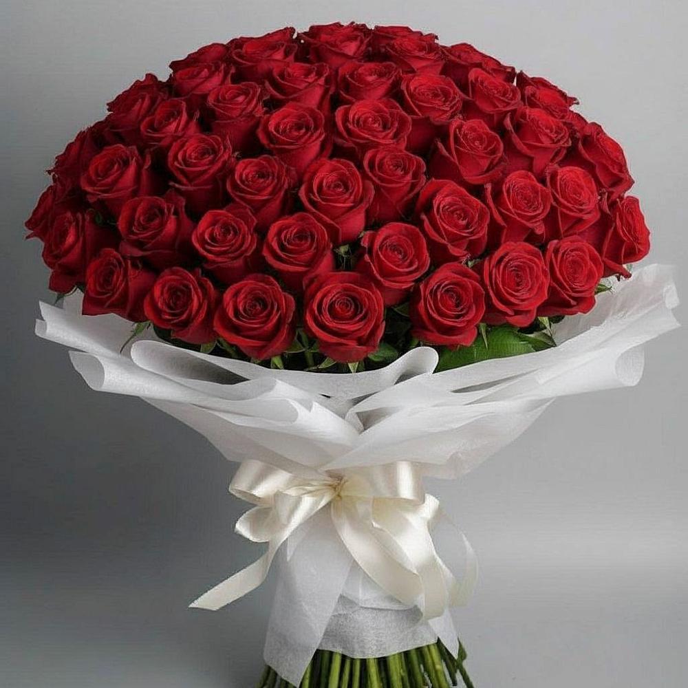 Букет 101 Красная роза Блэк Мэджик в Плавске