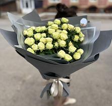 Букет Белые кустовые розы Солинеро в Плавске