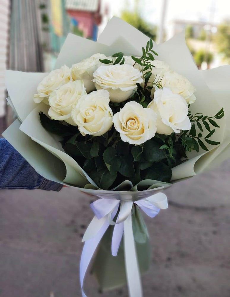 Букет Белые розы Проуд в Плавске