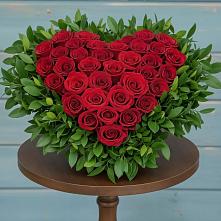 Цветочная композиция из Розы в виде сердца в Плавске