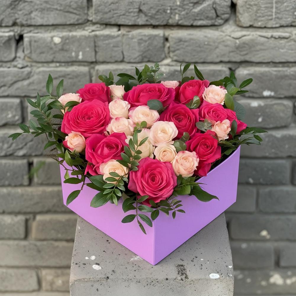 Цветочная композиция из Розы в коробке в Плавске