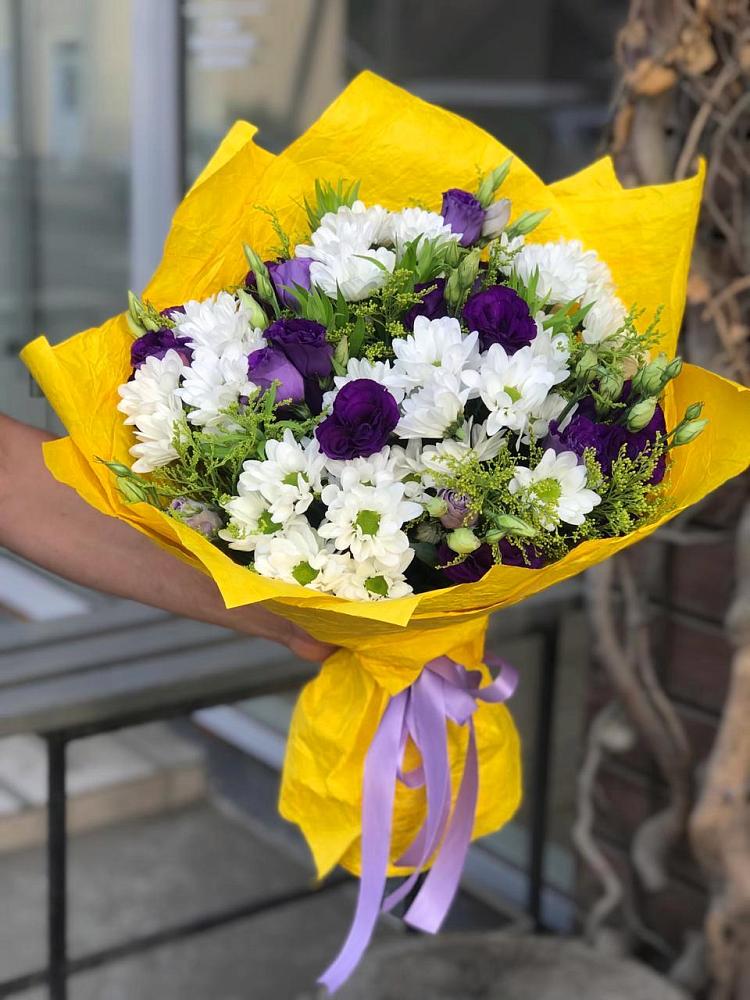 Букет цветов из: Ирисы, Хризантемы и Ромашки в Плавске