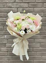 Букет цветов из:  Гвоздики, Розы, Лизиантусы и Хризантемы #REPLACE_PRED# Плавске