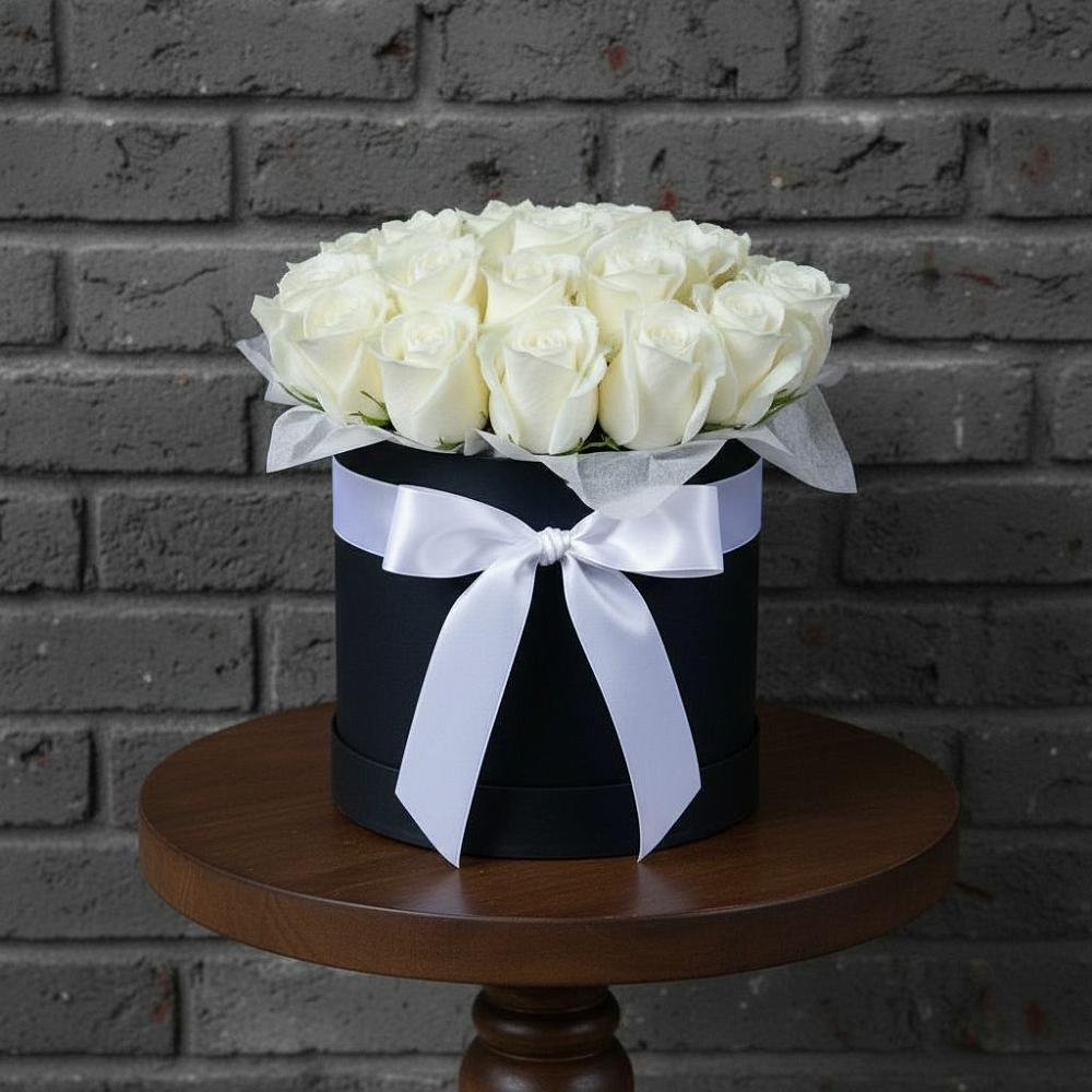 Цветочная композиция из Розы в шляпной коробке в Плавске