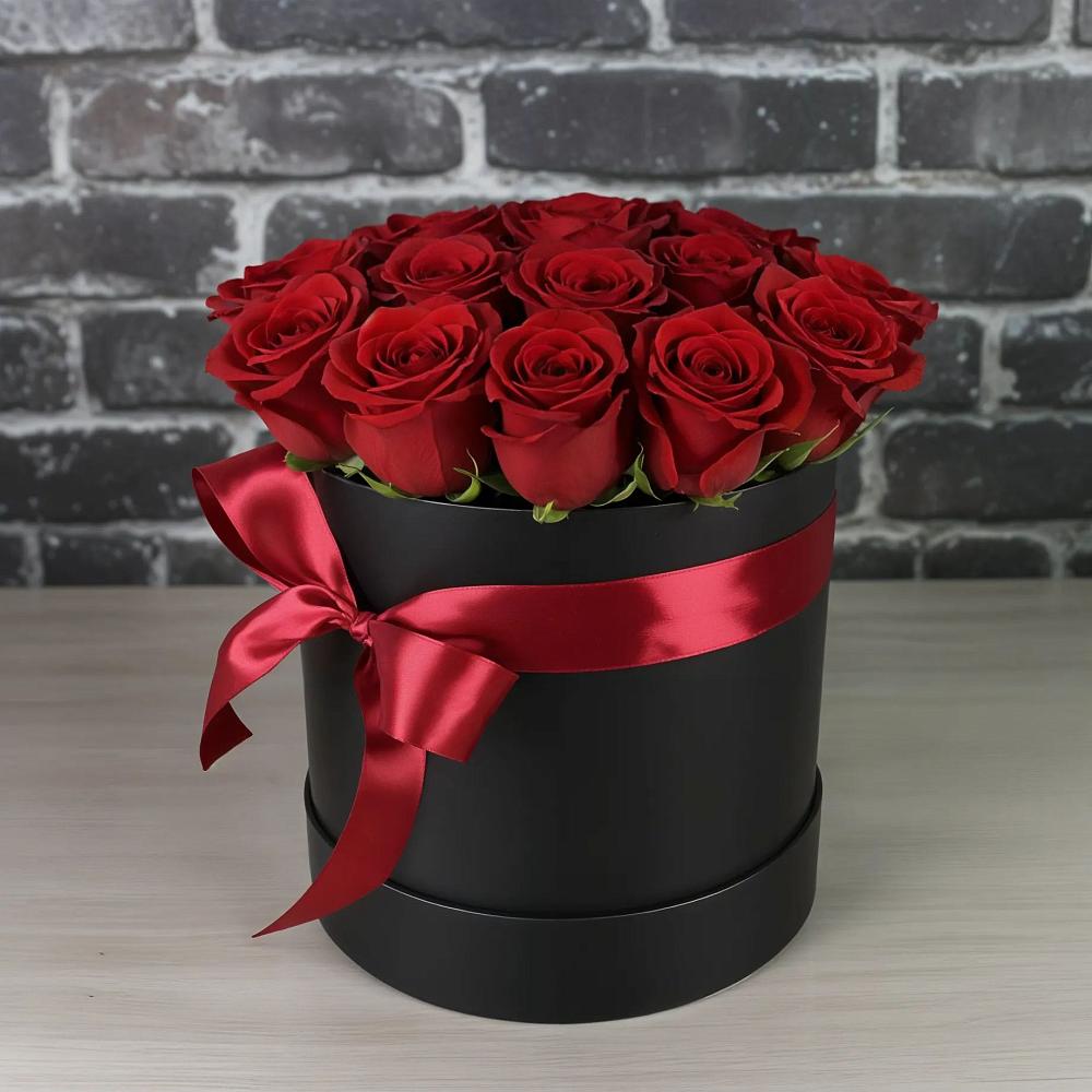 Цветочная композиция из Розы в шляпной коробке в Плавске