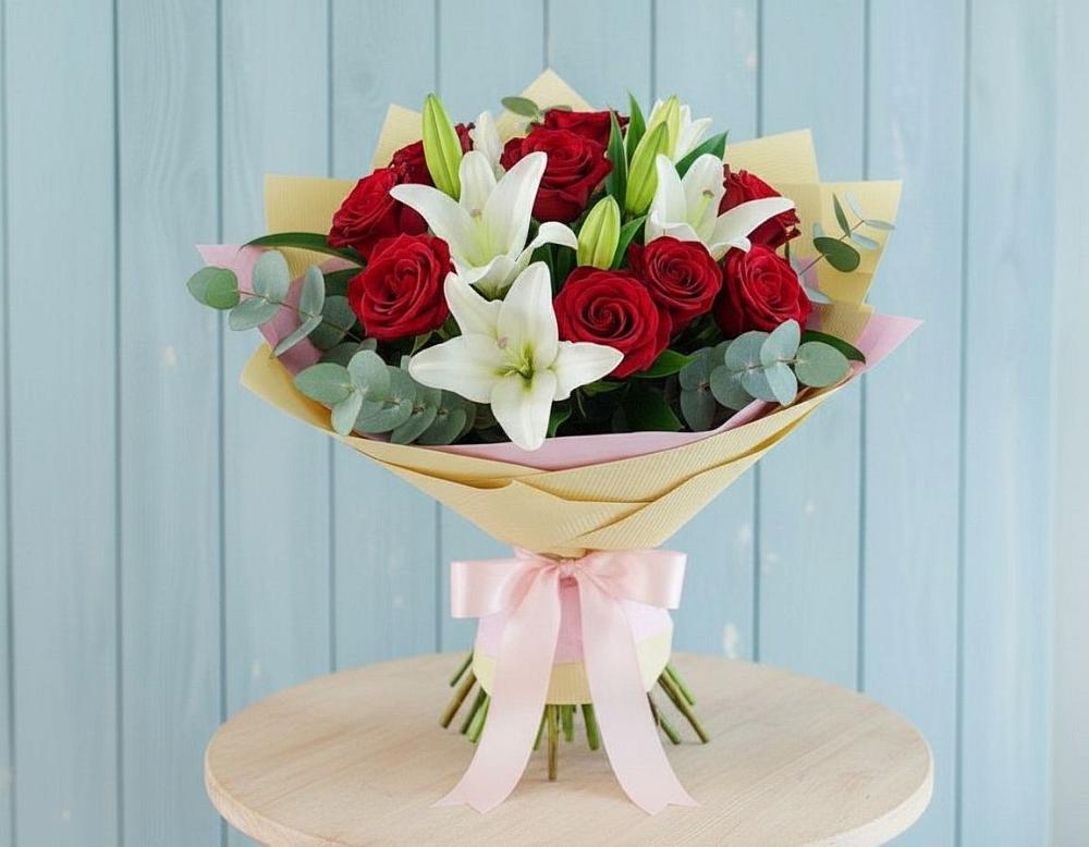 Букет цветов из: Лилии и Розы в Плавске